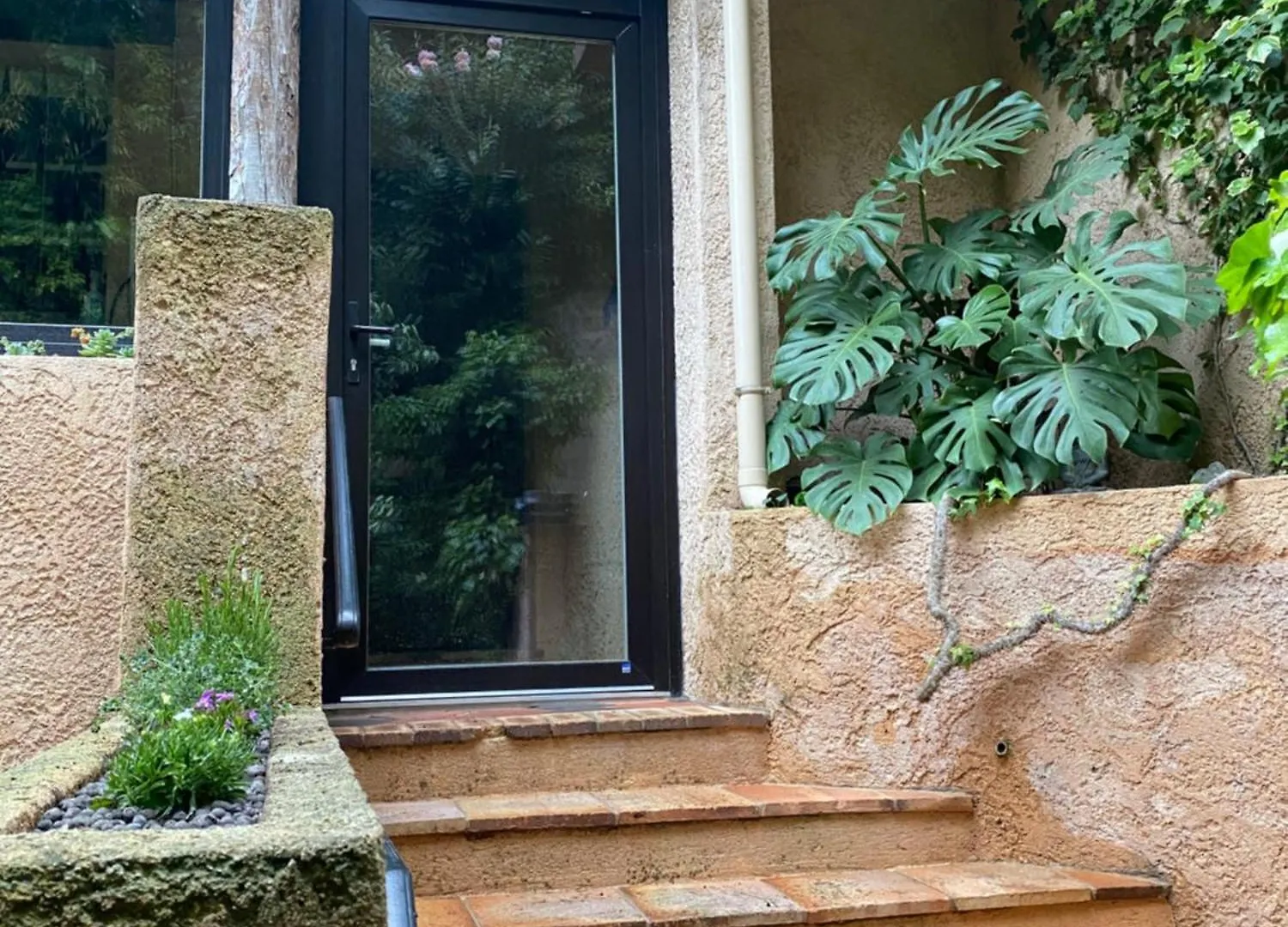 Apartment Charming Villa-Appartement With A View On The Sea Of 95 M2 Cannes