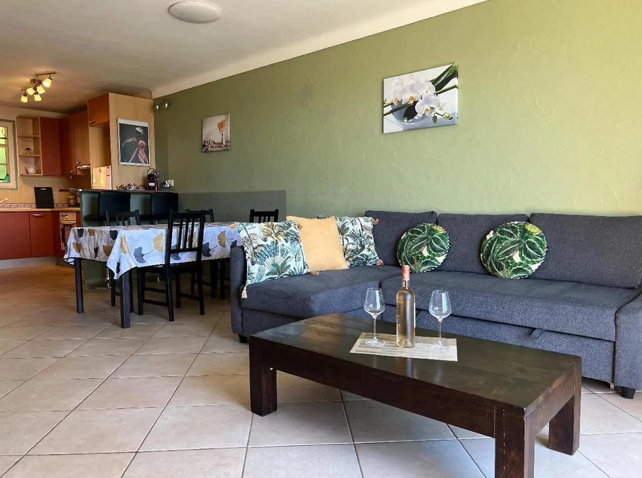 Charming Villa-Appartement With A View On The Sea Of 95 M2 Cannes France
